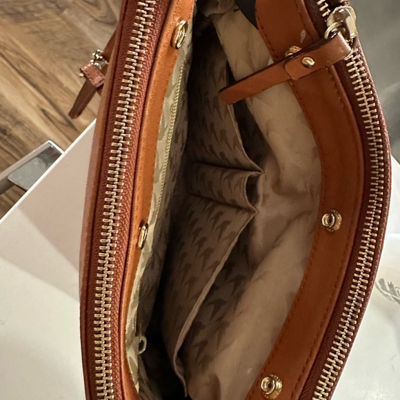 Lo & Sons Pearl Crossbody Nappa Leather - Picture 3 of 8